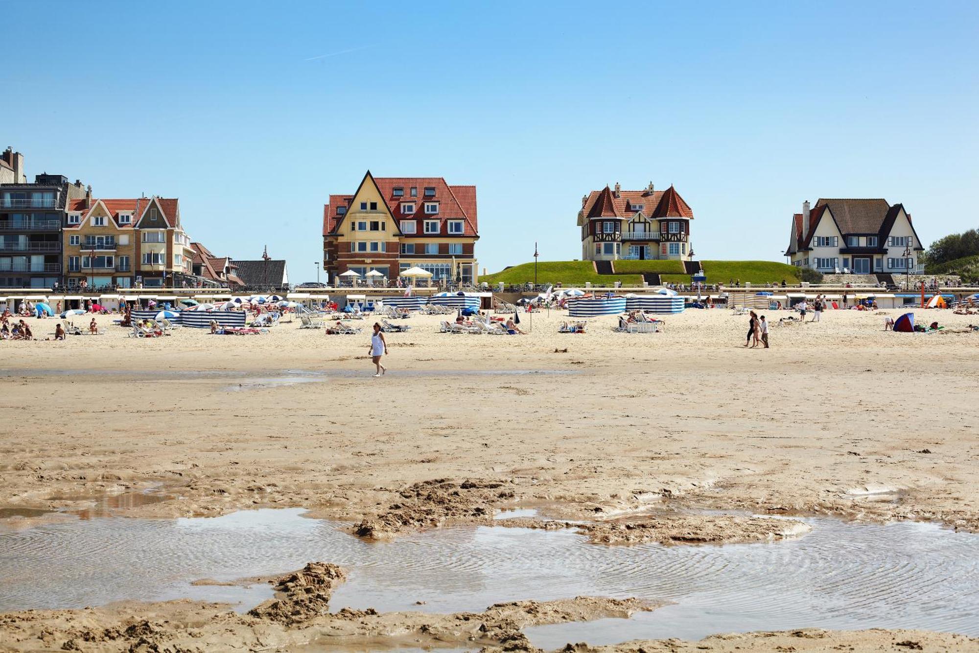 Beach Hotel De Haan Exterior photo